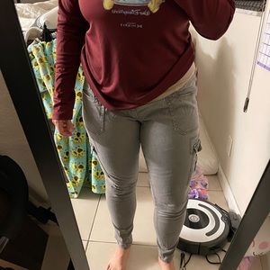 Maternity wear jeggings 🤍💚